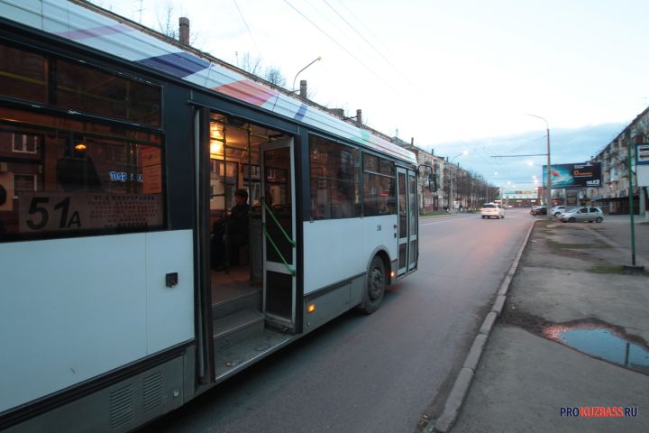 Автобусы изменят свои маршруты в Белове в связи с перекрытием улицы