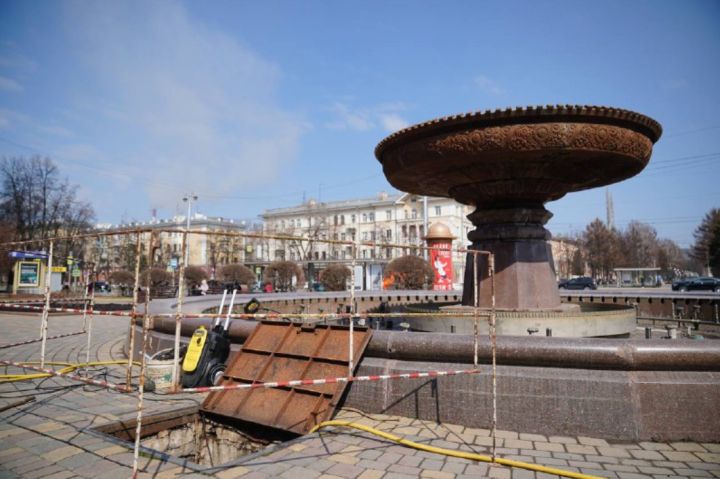 Кемеровские службы начали расконсервировать фонтаны