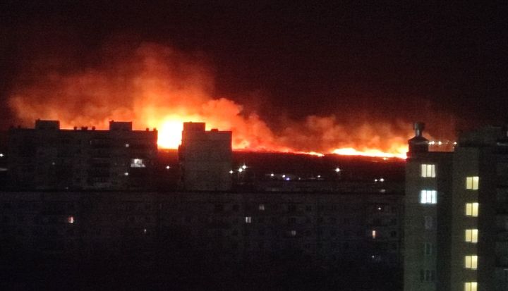 «Как в аду»: сразу несколько жутких пожаров разгорелись в районе кузбасского города