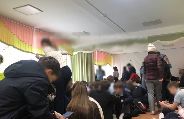 Эвакуация прошла в гимназии в Новокузнецке из-за перцового баллончика