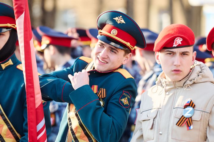 Первая репетиция торжественного марша ко Дню Победы состоялась в центре Кемерова