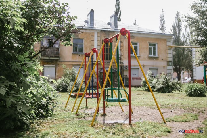 Кемеровчанин понес наказание за брошенный на детскую площадку «взрывпакет»