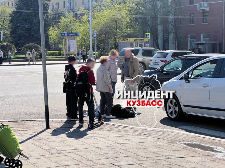 Девушка попала под колеса автомобиля в Кемерове
