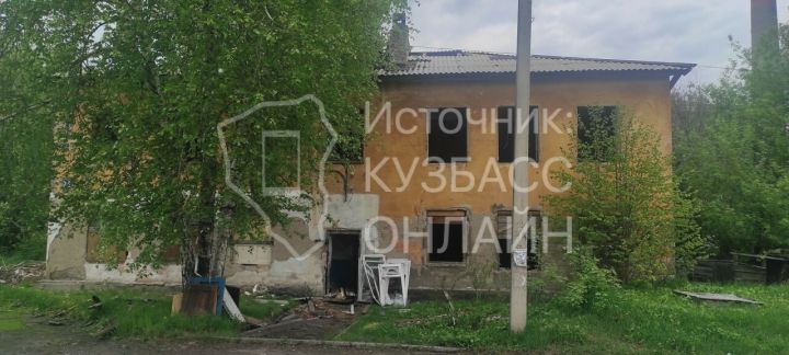 Житель кузбасского города пожаловался на опасную полуразрушенную «заброшку»