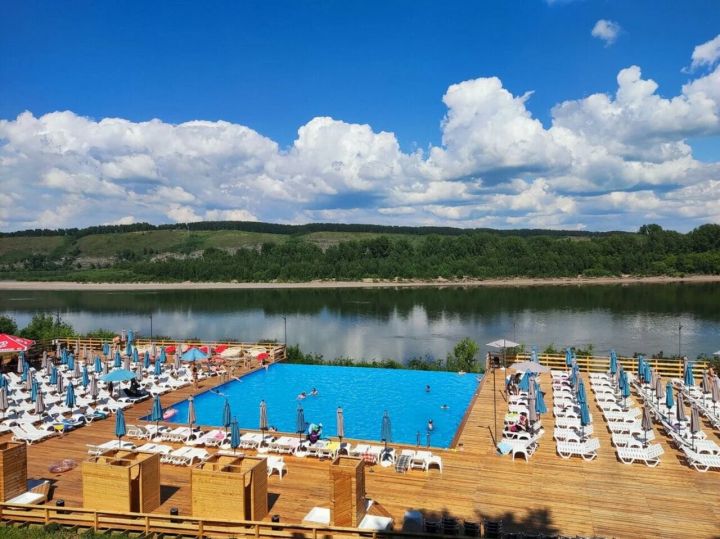 Отдых как на турецком пляже: шведский стол, открытые бассейны, Аква&СПА — всего в 15 минутах от Кемерова в «Притомье»