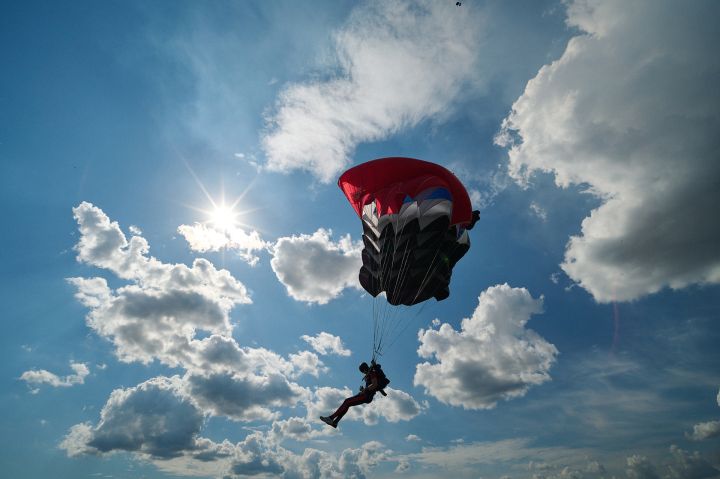 Фестиваль парашютного спорта состоялся в Кемерове: как это было