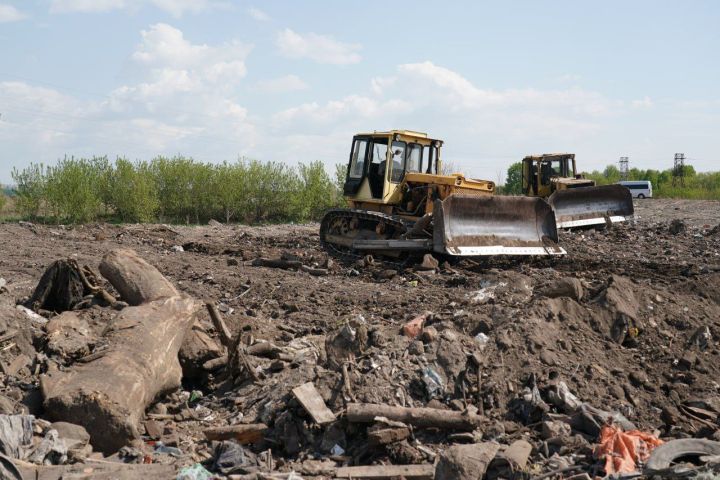 Власти запланировали провести рекультивацию еще одного мусорного полигона в Кемерове