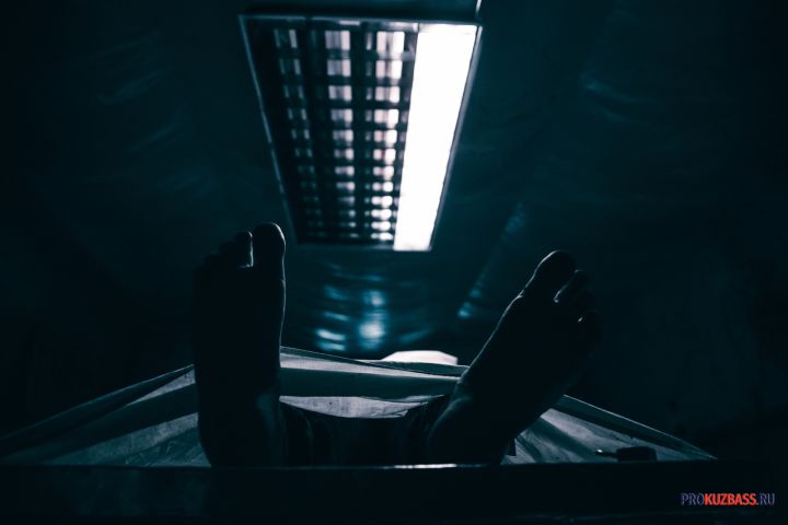 Очевидцы сообщили о смертельном ДТП на выезде из Новокузнецка