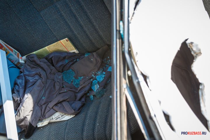 Момент столкновения четырех машин в Новокузнецке попал на видео