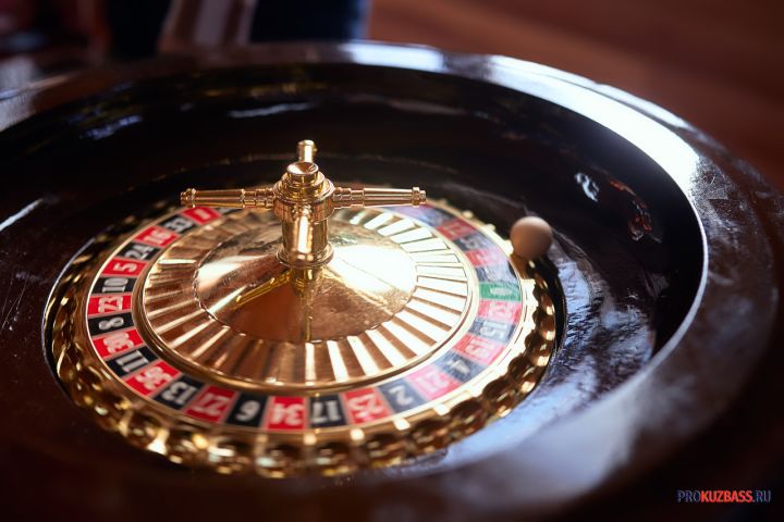 Кемеровчанка стала фигуранткой уголовное дела за незаконное обогащение за счет игроманов