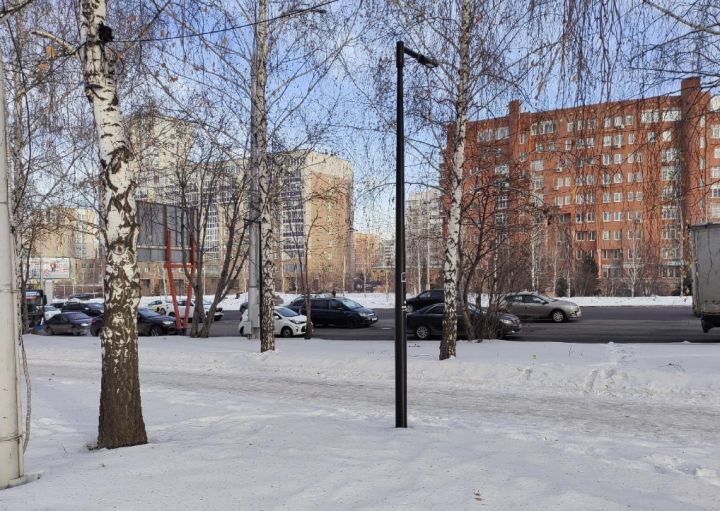 Пробка собралась на оживленной кемеровской улице из-за ДТП