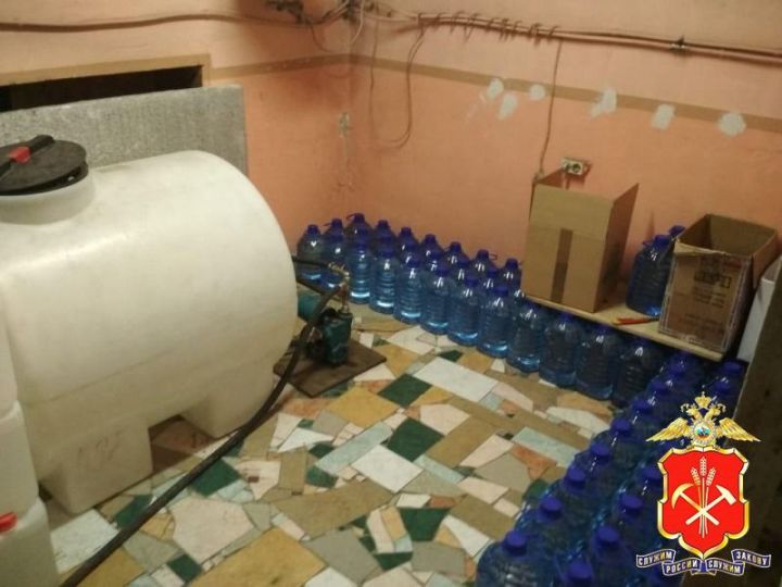 Члены ОПГ в Кузбассе выслушали приговор за производство поддельного алкоголя