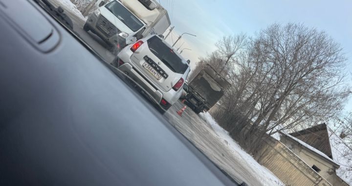 ДТП с грузовиком произошло в микрорайоне Южный в Кемерове