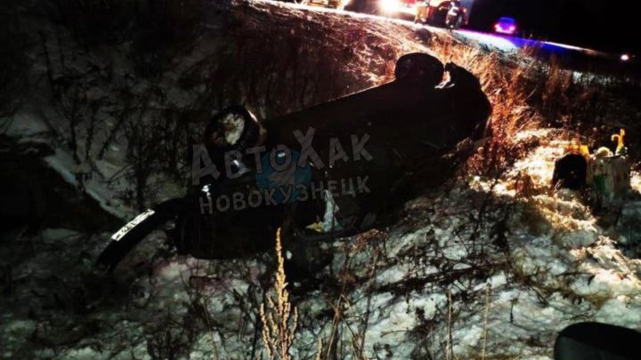 Иномарка перевернулась на крышу возле Белова