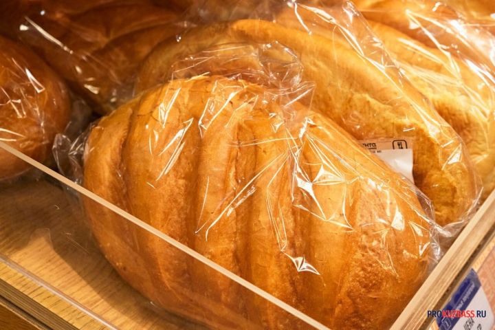 Кузбассовец купил в магазине хлеб с необычной и опасной для жизни начинкой