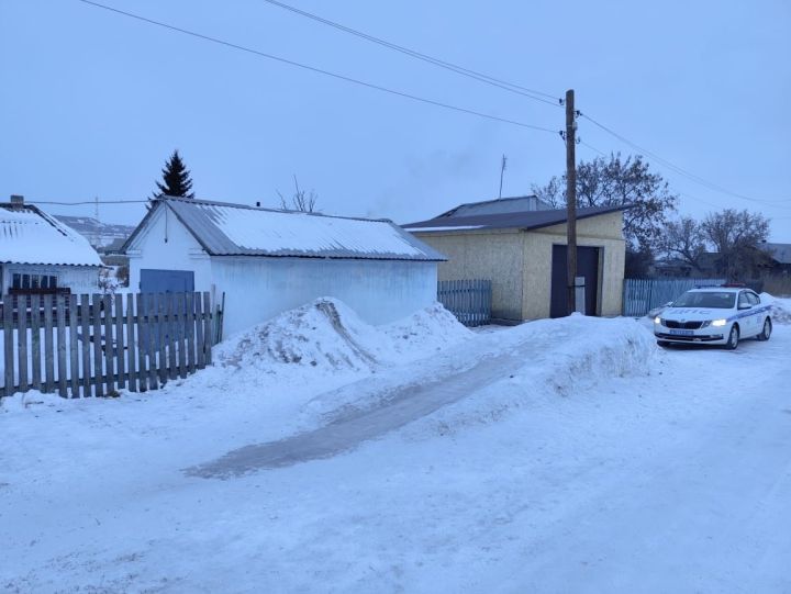 Инспекторы лишили детей сделанной их родителями снежной горки в Белове