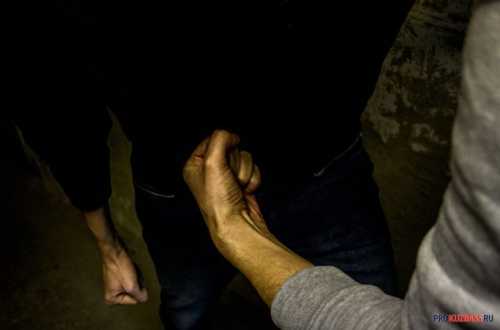 Соцсети: в Кузбассе мужчина жестоко избил сожительницу и ее четырехлетнюю дочь