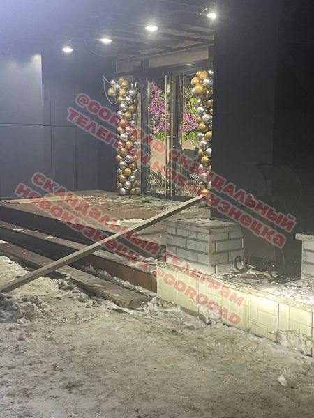Новокузнецкий клуб остался без двери из-за буйных посетителей