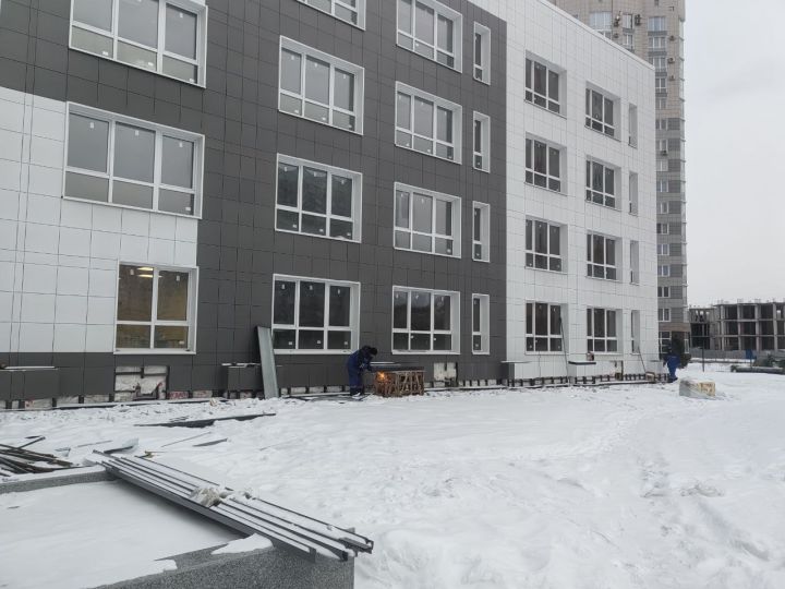 Замгубернатора Кузбасса проинспектировал строительство школы в Новокузнецке