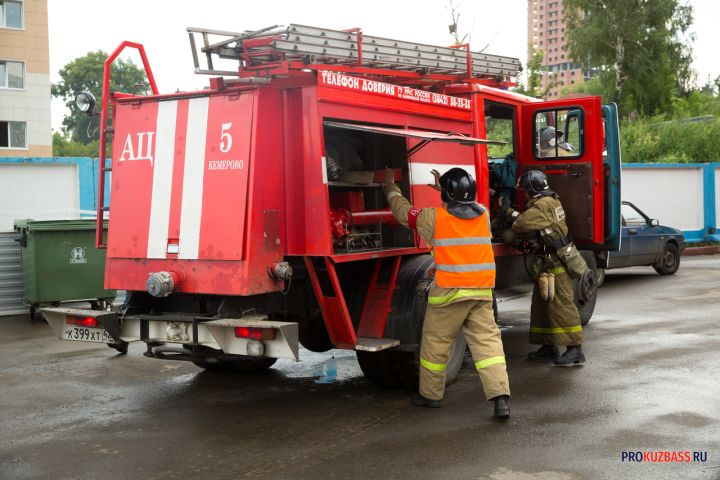 За ночь в Кузбассе случилось 14 пожаров