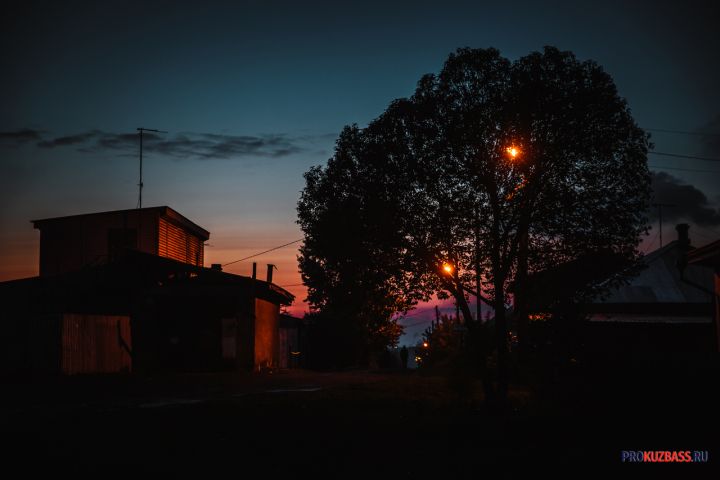 Новокузнечане пожаловались главе города на разбитую и неосвещенную дорогу