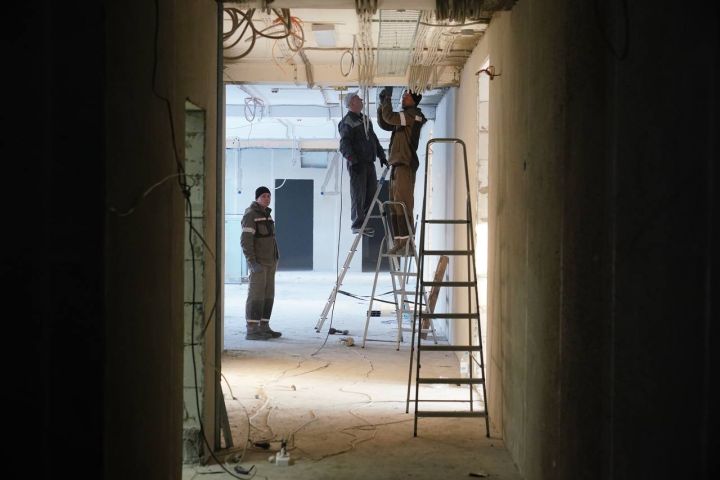 Глава Кемерова проверил ход строительства лицея