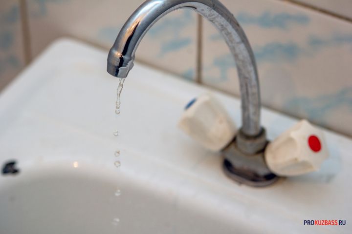 В Кузбассе в водопроводной воде обнаружили сероводород