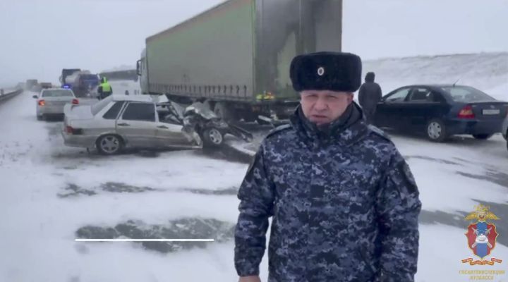 Два человека пострадали в ДТП с пятью машинами на кемеровской трассе