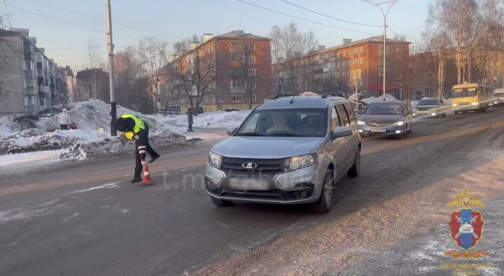 Легковушка сбила 91-летнюю женщину на пешеходном переходе в Прокопьевске