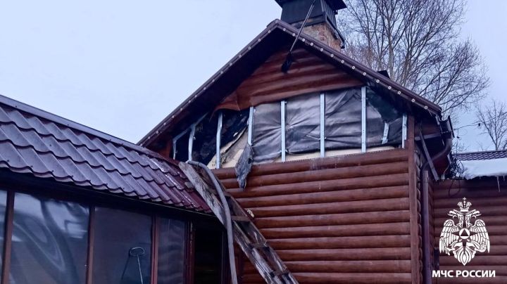 в Кузбассе из горящего кафе эвакуировали 25 человек