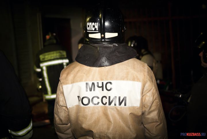 Иномарка загорелась в Кузбассе