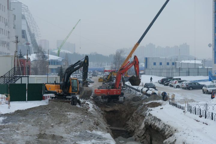 Кемеровские власти показали ход обустройства ливневого коллектора на улице Мичурина
