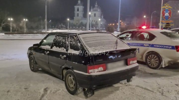 Подросток без прав прокатился на легковушке по Новокузнецку