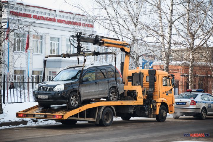 В Кемерове провели рейд по парковкам