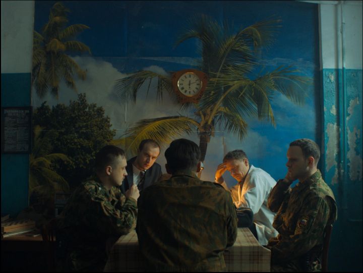 Этому городу нужен палач? размышляем над сериалом «Аутсорс»