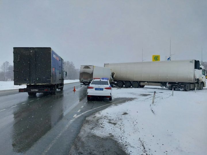 Смертельное ДТП с водителем, направлявшимся в Кемерово, произошло в Новосибирской области