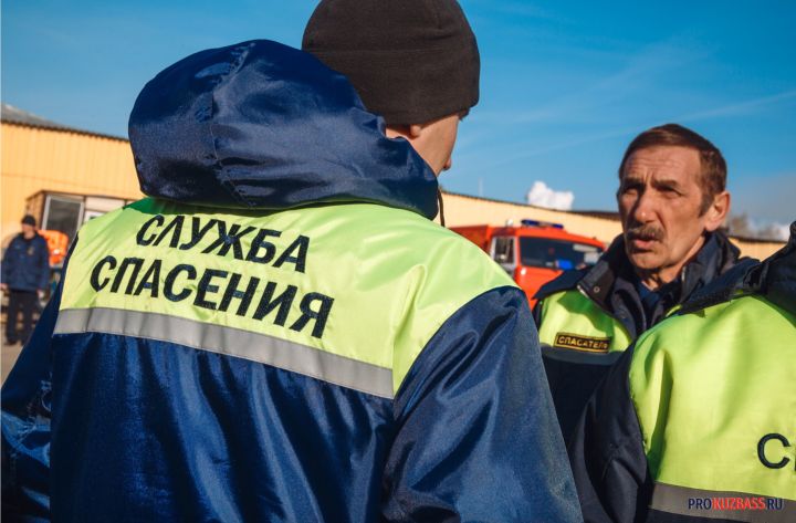 В Кемерове соседи услышали крики и вызвали спасателей