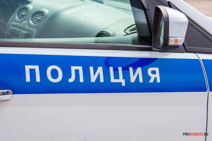Кемеровчанин получил ножевое ранение после визита гостей в свой дом