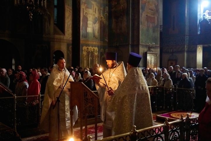Светлое Христово Воскресение: показываем, что происходило в кемеровских храмах