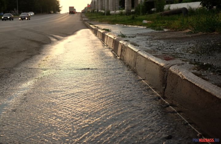 В Анжеро-Судженске улицу топит с прошлого года