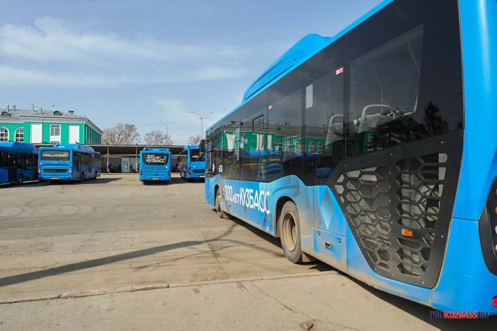 Дополнительные автобусы доставят кемеровчан на кладбища в Радоницу
