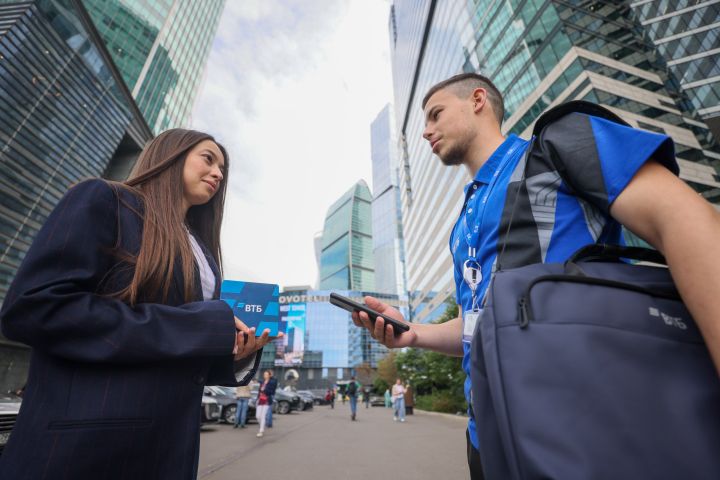 Клиентам ВТБ теперь доступна бесконтактная оплата на АЗС