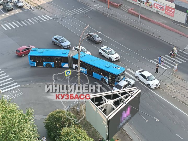 ДТП с участием автобуса произошло в Кемерове