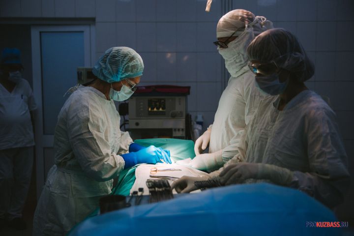 Кузбасские врачи исправили деформацию грудной клетки подростку