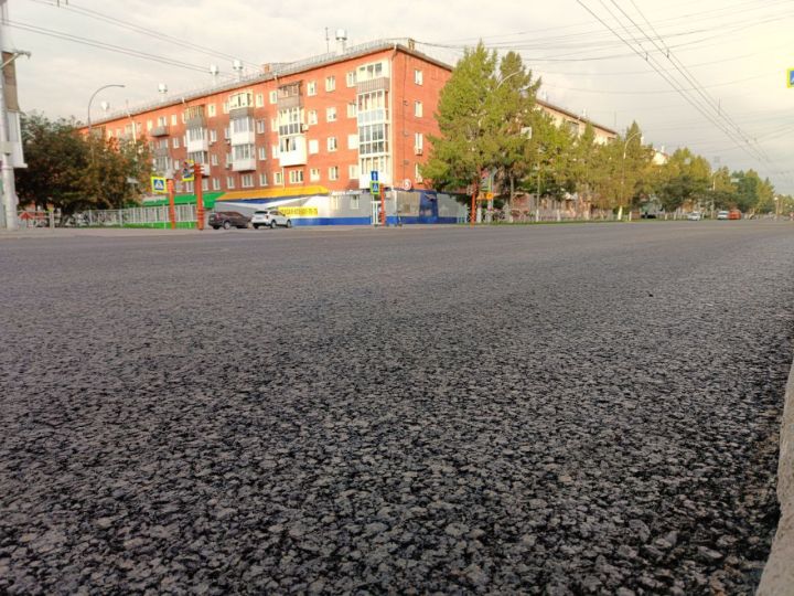 Асфальт обновили на участке одной из улиц Кемерова