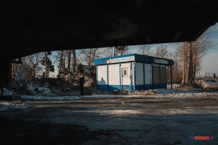 В нескольких районах Кемерова снесут киоски, остановки, и силомер