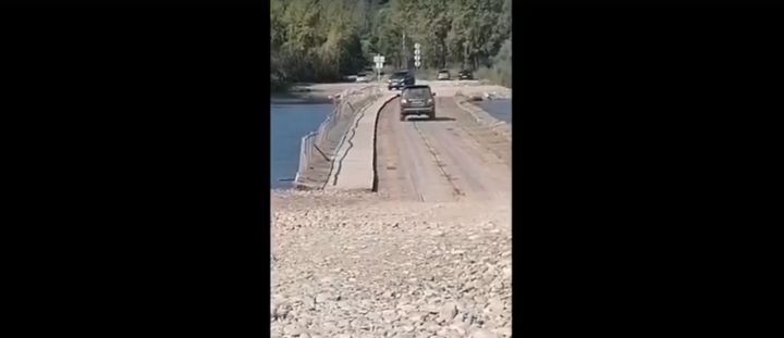 Понтонный мост в кузбасском поселке снова доступен для движения авто