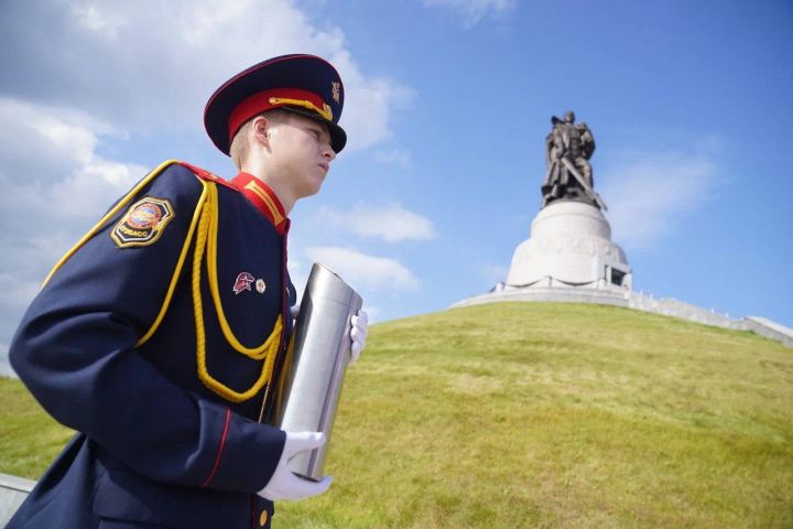 Капсулы с землей времен ВОВ передали на вечное хранение в Кузбасс 