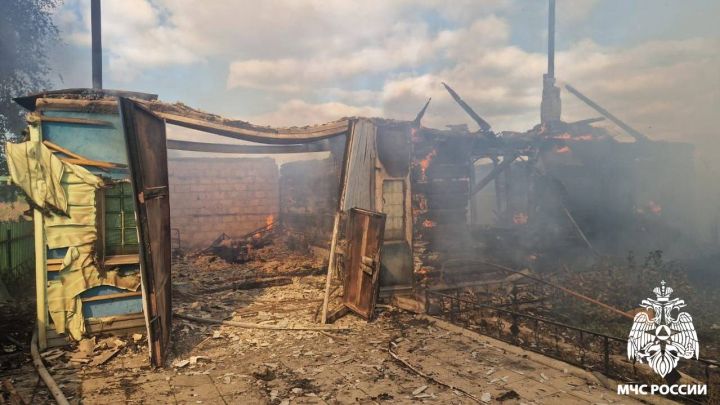 В Новокузнецком районе сгорел дом