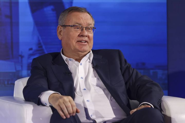 Андрей Костин предлагает отнести банки маркетплейсов к системообразующим